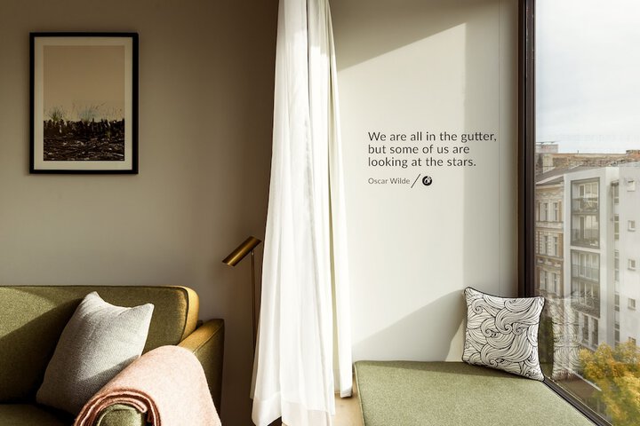 Room 51 of 85