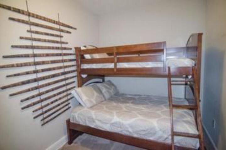 Room 28 of 81
