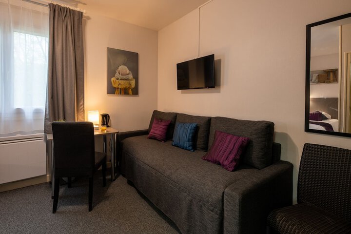 Room 15 of 42