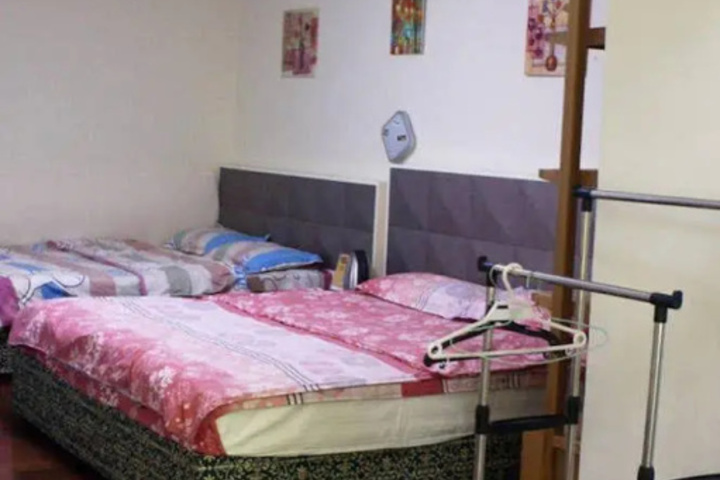 Room 2 of 28