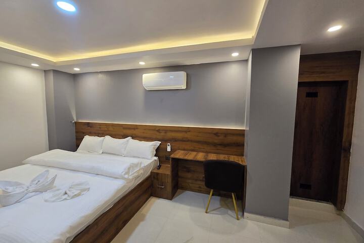 Room 12 of 19
