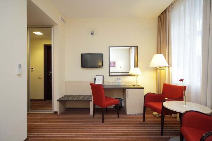 Room 27 of 72