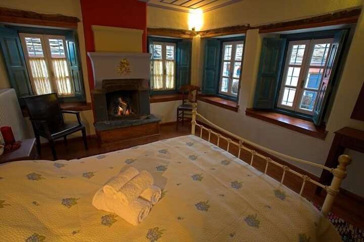 Room 15 of 52
