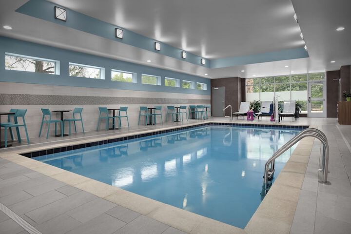 Pool image of Home2 Suites by Hilton Columbus Easton
