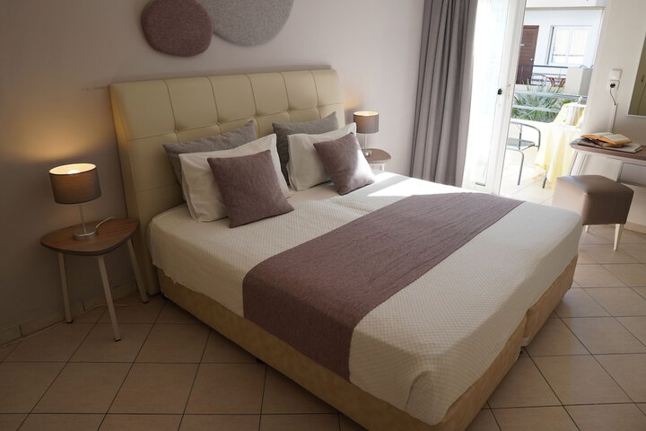 Room 44 of 154