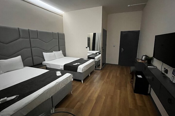 Room 60 of 204