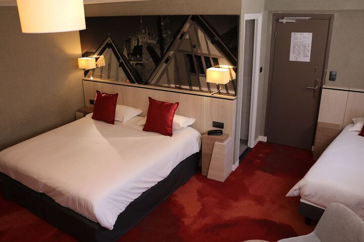 Room 28 of 53