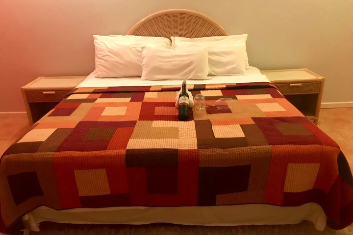 Room 2 of 2