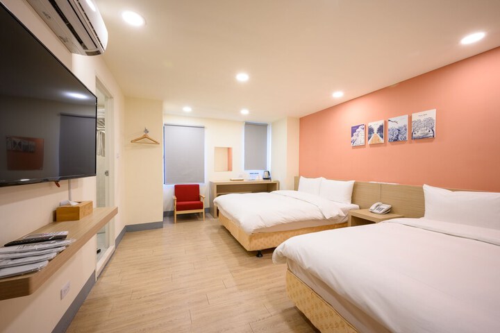 Room 4 of 31