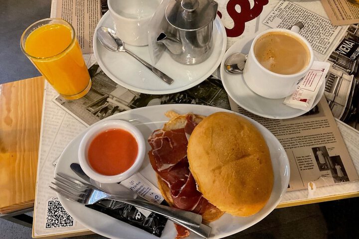 Breakfast/Coffee Service 28 of 38