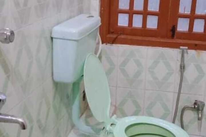 Room 20 of 29