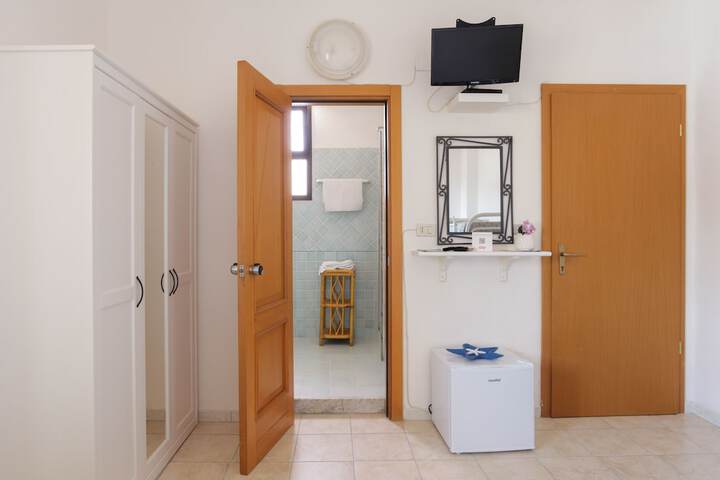 Room 6 of 29