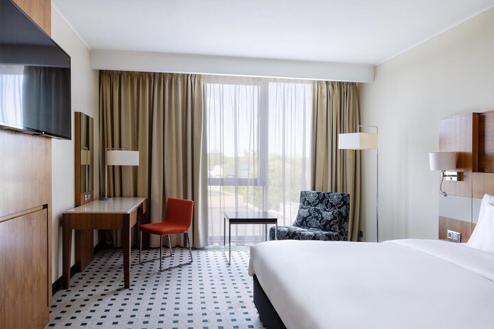 Room 71 of 228