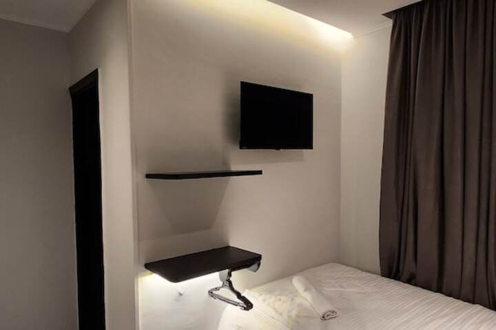 Room 30 of 107