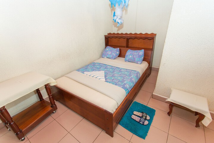 Room 2 of 16