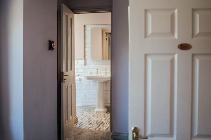 Room 14 of 26