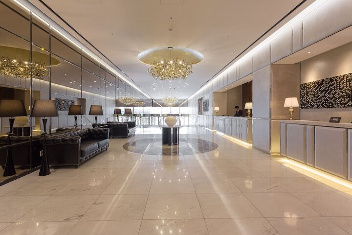 Entrance & Lobby