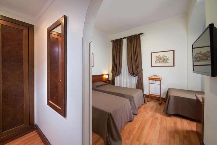 Room 17 of 49