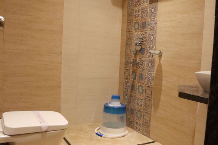 Room 34 of 46