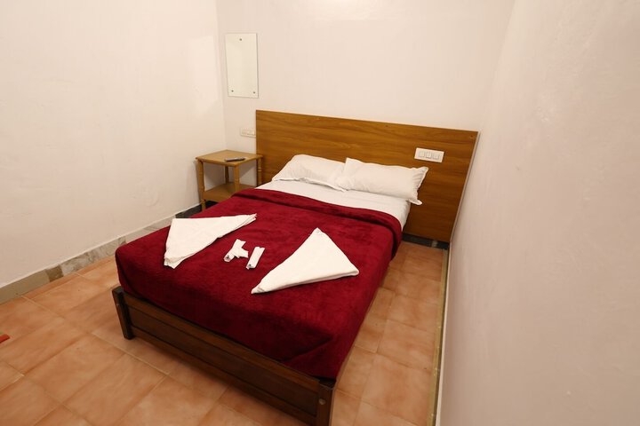 Room 27 of 103