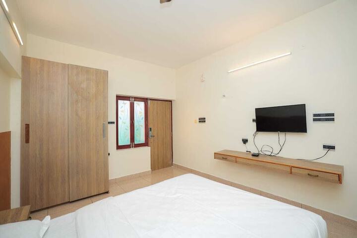 Room 6 of 38