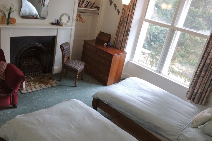 Room 9 of 20