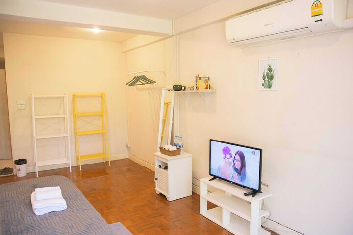 Room 8 of 18