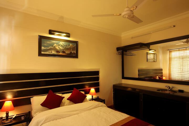 Room 9 of 43