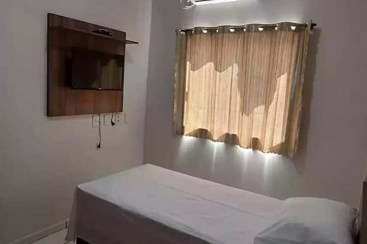 Room 3 of 10