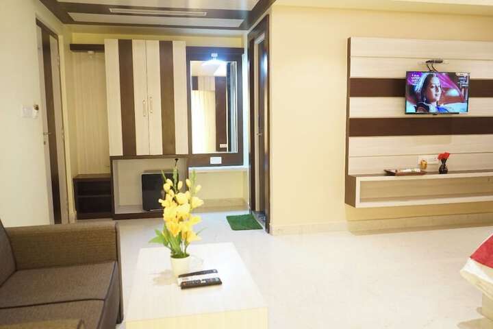 Room 5 of 24