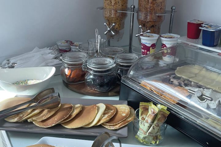 Breakfast/Coffee Service 168 of 257