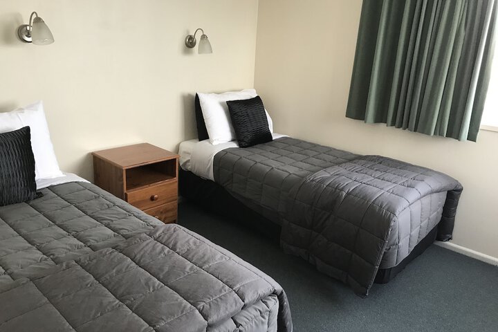 Room 16 of 100