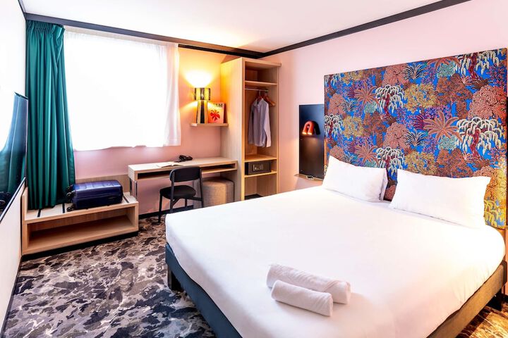 Room 18 of 60