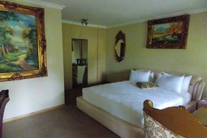 Room 6 of 17