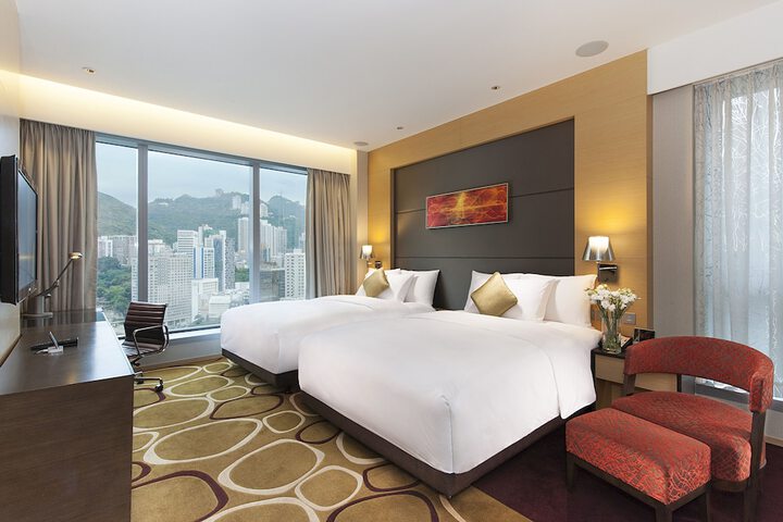 Room 2 of 65