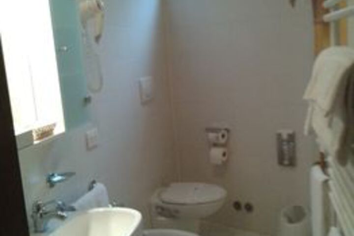 Room 3 of 54