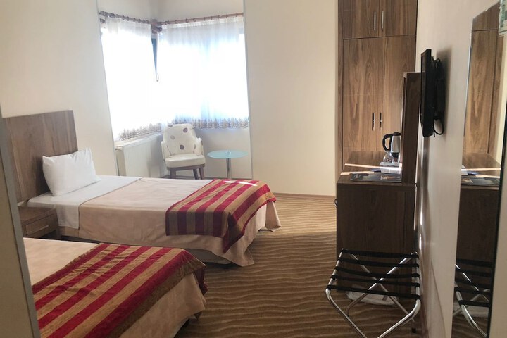 Room 6 of 44