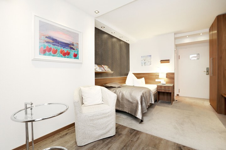 Room 4 of 51