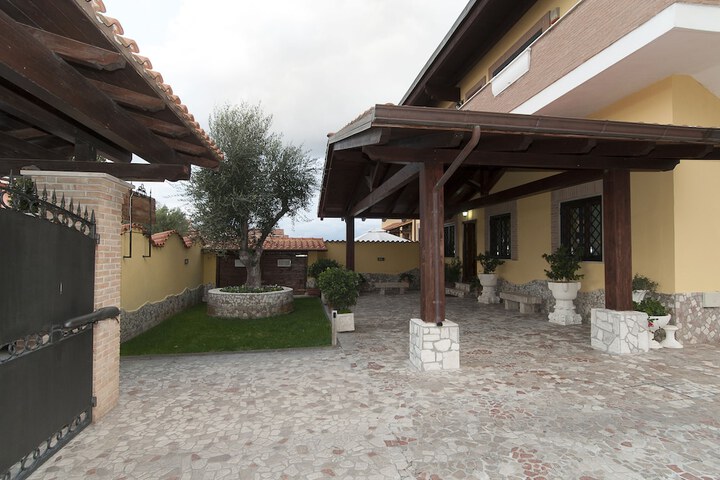 Hotel Exterior 41 of 41
