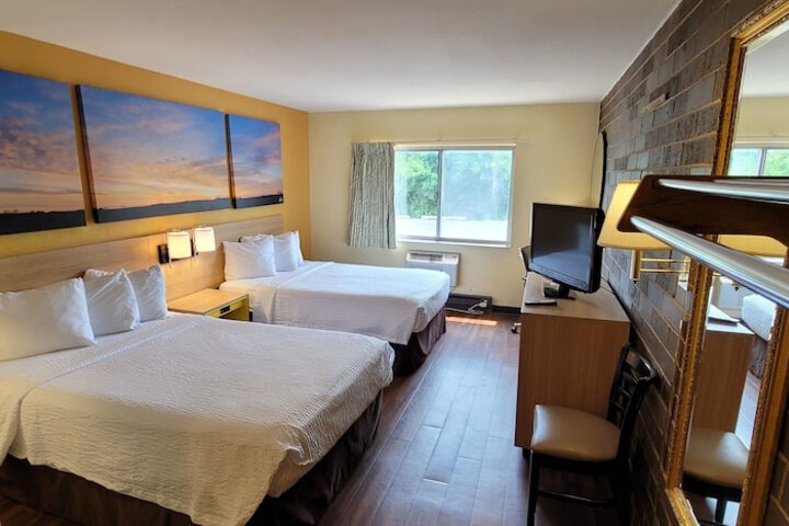 2 Double Beds (6 of 13)