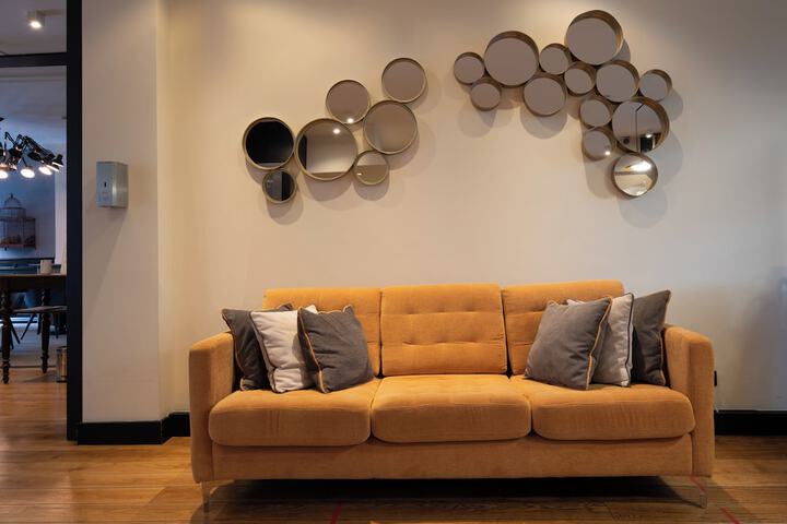 Entrance & Lobby