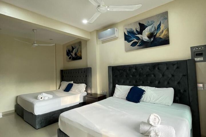 Room 13 of 27