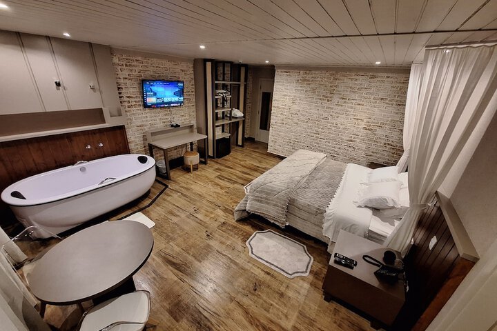 Room 17 of 82