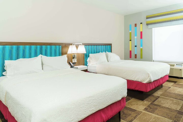 2 Queen Beds (7 of 21)