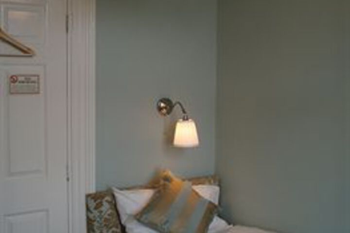 Room 12 of 20
