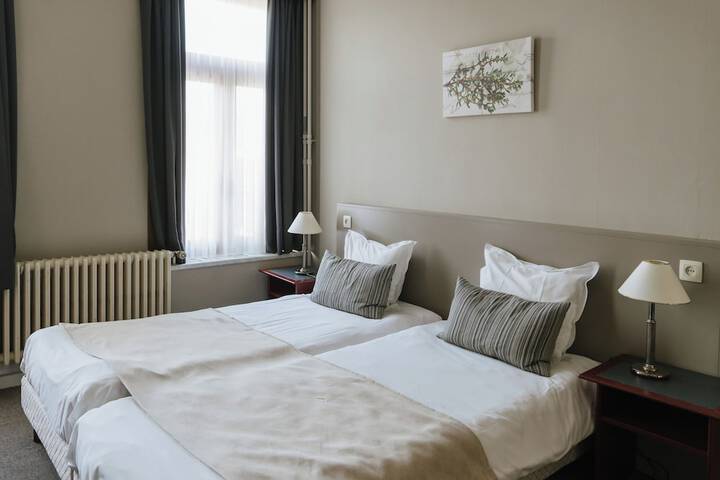 Room 4 of 23