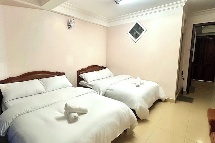 Room 13 of 34