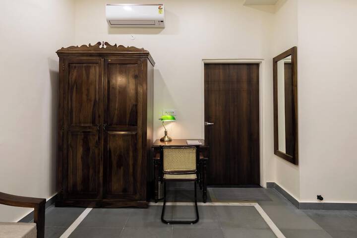 Room 2 of 51