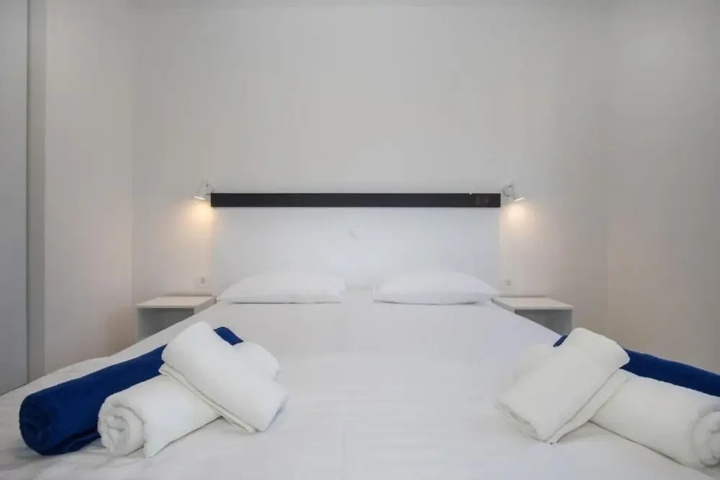 Room 4 of 19