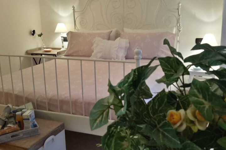 Room 3 of 18